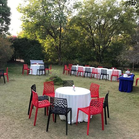 Baaz Jungle Resort Khawāsa エクステリア 写真