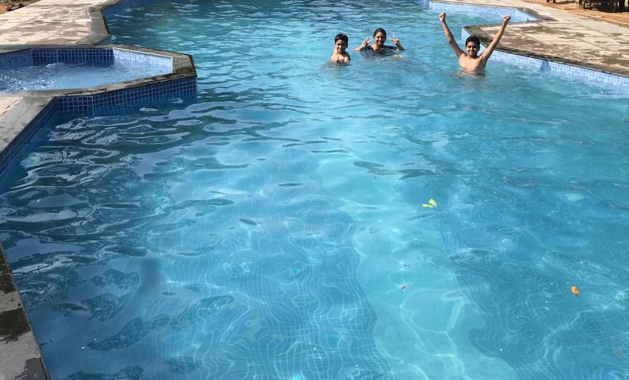 Baaz Jungle Resort Khawāsa エクステリア 写真