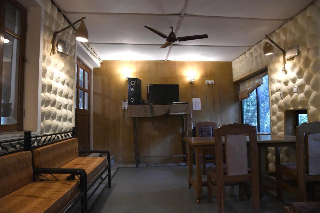 Baaz Jungle Resort Khawāsa エクステリア 写真