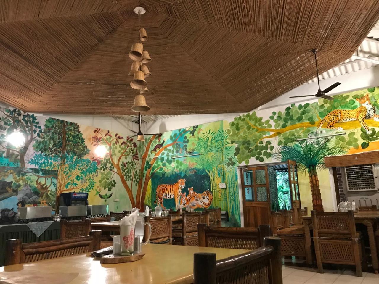 Baaz Jungle Resort Khawāsa エクステリア 写真