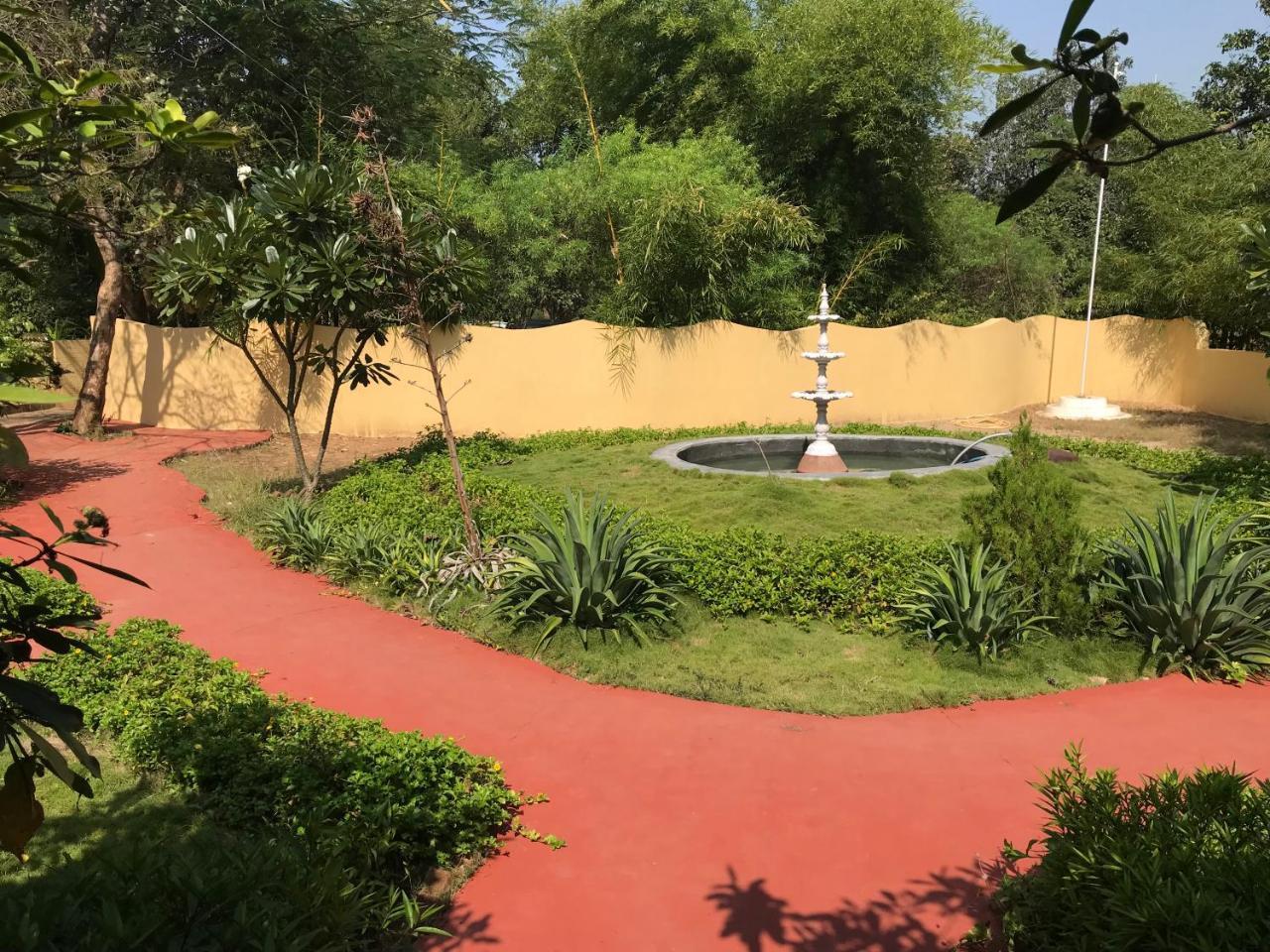 Baaz Jungle Resort Khawāsa エクステリア 写真